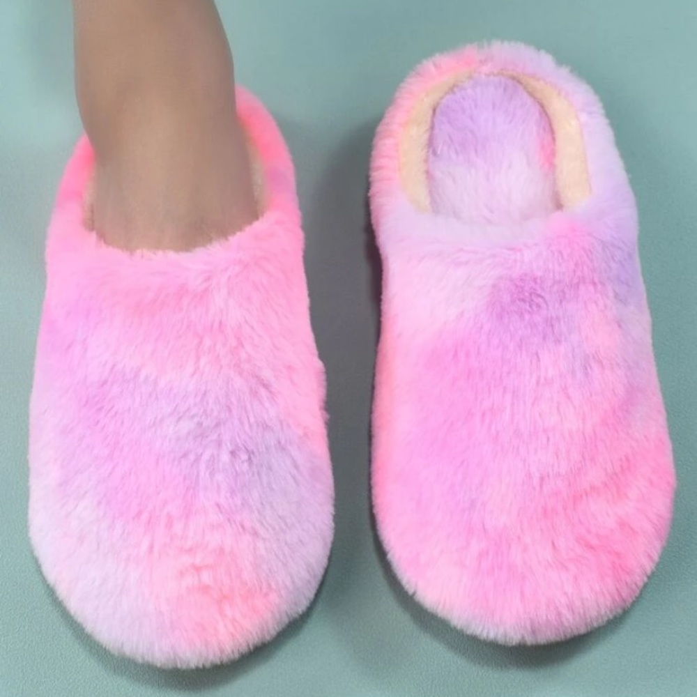 NEW Cozy Tie Dye Women's Slippers